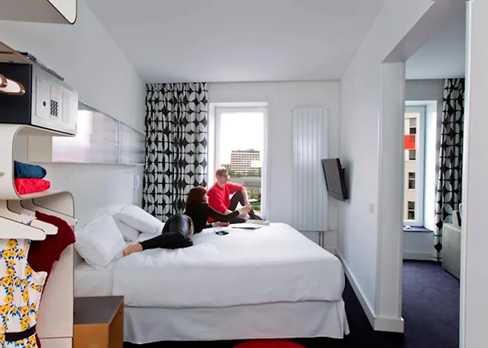 Hotel Gat Point Charlie